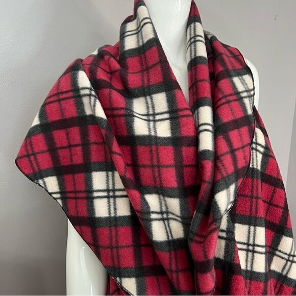 Shawl Dawl Buffalo Print Shawl -- Can be worn 10+ Ways! - Picture 6 of 15